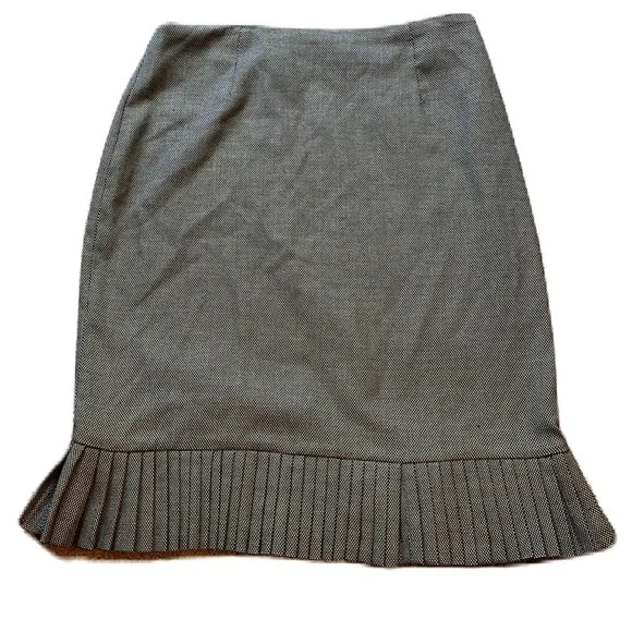 Signature by Larry Levine size 10 pencil skirt with pleated bottom - Picture 1 of 7